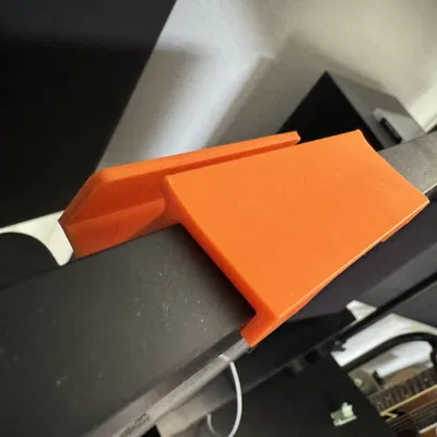 Giá đỡ màn hình cho iPhone sử dụng Continuity Camera