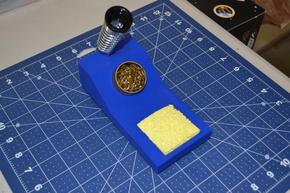 Giá đỡ ổn định cho mỏ hàn với khay chứa và bọt biển - Image 1