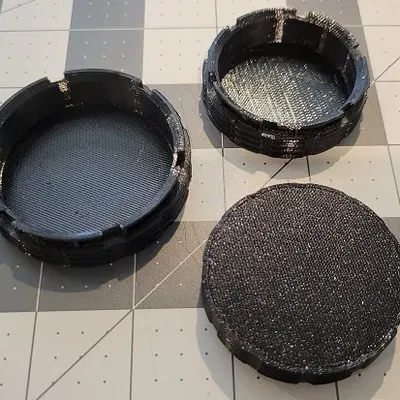 Hộp đựng viên thuốc dạng ống có nắp xoáy an toàn