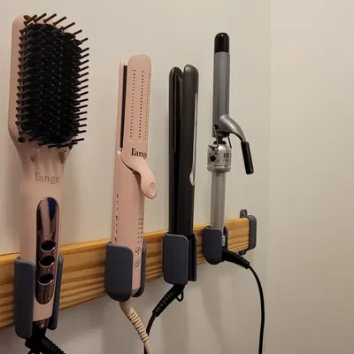 Giá đỡ dụng cụ tạo kiểu tóc cho salon tại nhà