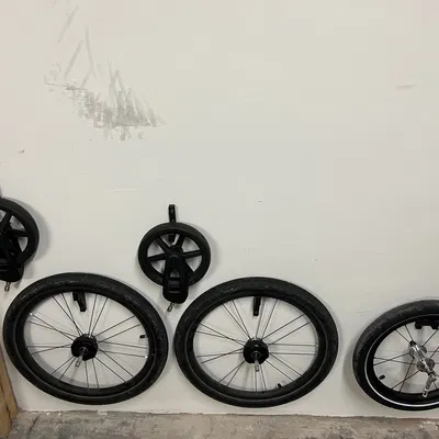 Giá treo bánh xe cho xe đẩy Thule Chariot Sport