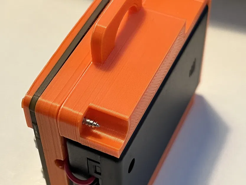 Giá đỡ pin AAA cho biểu tượng Tufty 2040 phiên bản Remix - Image 1