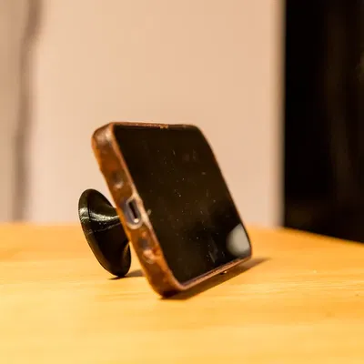 Cán cầm điện thoại MagSafe hỗ trợ sử dụng một tay