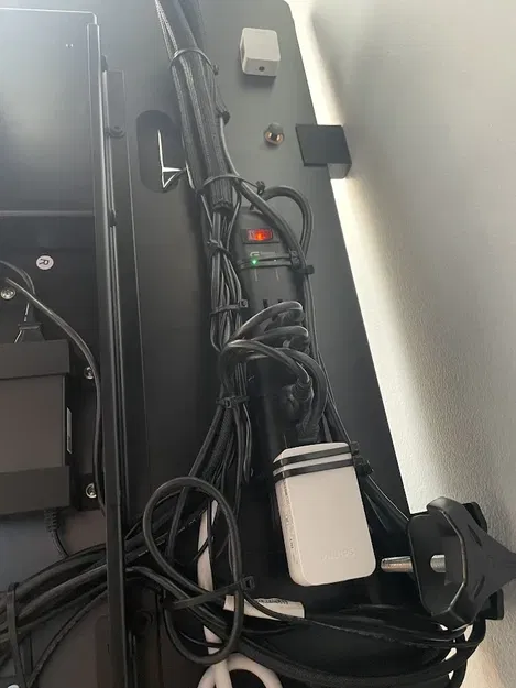 Giá đỡ ổ cắm điện cho bàn làm việc - Image 1