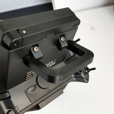 Tay cầm Radiomaster Zorro với bản lề tích hợp