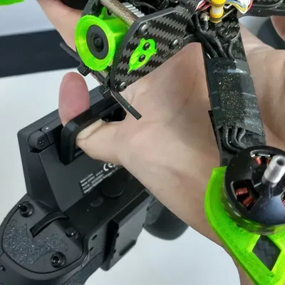 Tay cầm Radiomaster Zorro với bản lề tích hợp