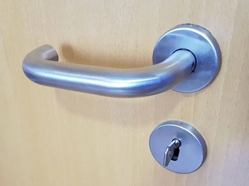 Bạc tay nắm cửa Hoppe thay thế cho tay nắm hỏng - Image 1