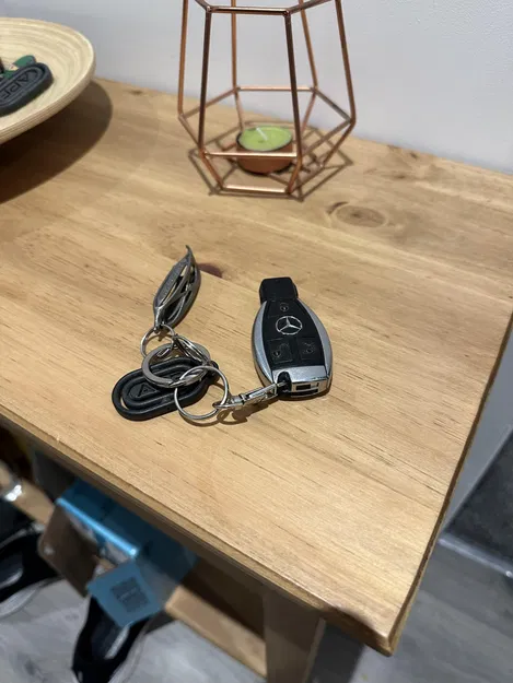 Thay thế chỗ để chìa khóa Mercedes - Image 3