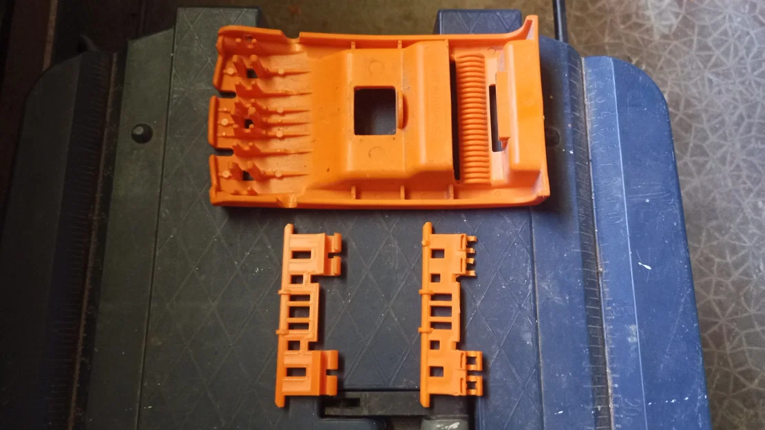 Hinge đóng cho hộp dụng cụ Dexter (61,3 x 41,9 x 37,5 cm) - Image 1