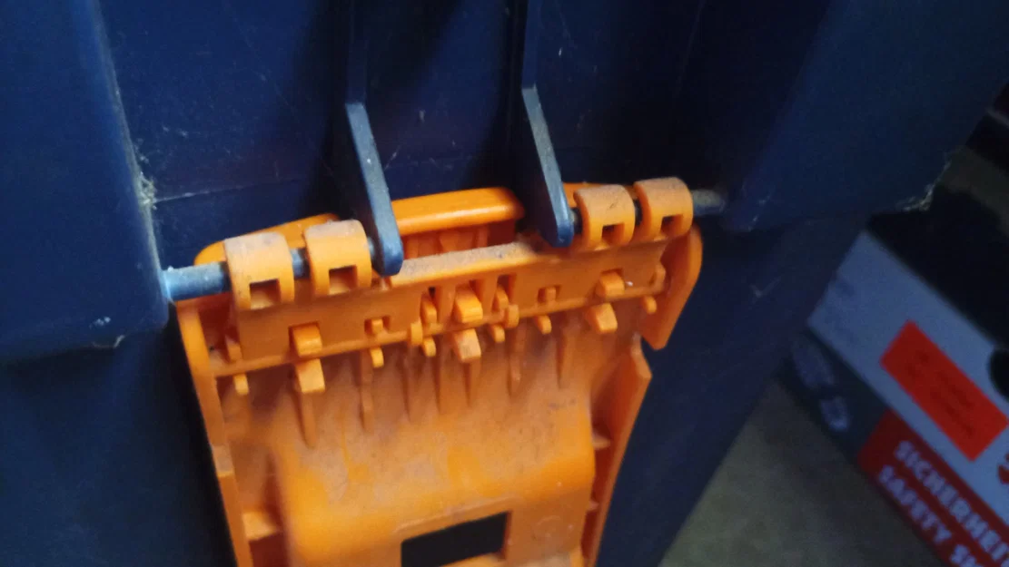 Hinge đóng cho hộp dụng cụ Dexter (61,3 x 41,9 x 37,5 cm) - Image 4