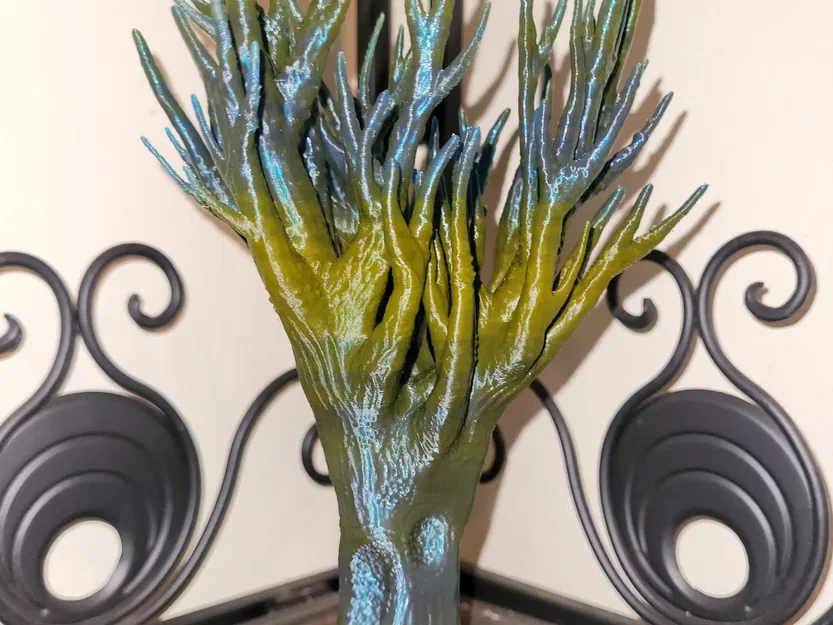 Cây đầm lầy xù xì không còn lá và cành - Image 1