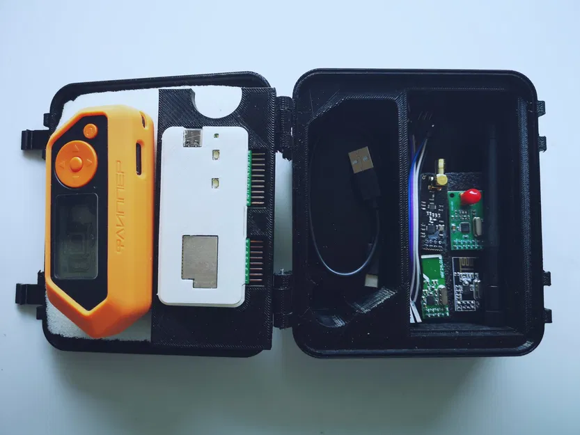 Hộp đựng bảo vệ cho Flipper Zero và bo mạch WiFi - Image 1