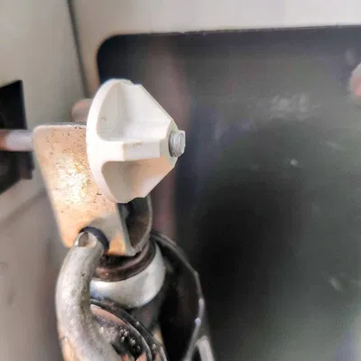 Nuts giữ cố định cho hệ thống nâng xe Renault Dokker/Kangoo