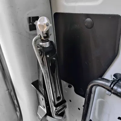 Nuts giữ cố định cho hệ thống nâng xe Renault Dokker/Kangoo