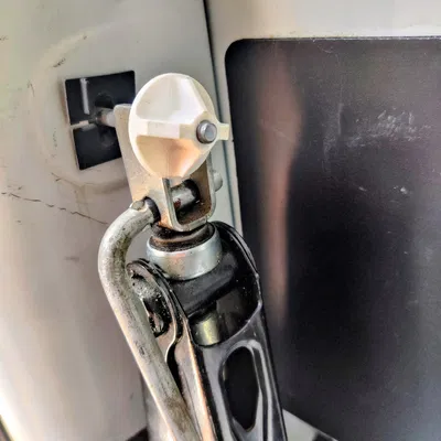 Nuts giữ cố định cho hệ thống nâng xe Renault Dokker/Kangoo