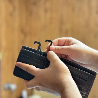 Công cụ giữ khoảng cách cho ống kính Macro trên iPhone 15 Pro