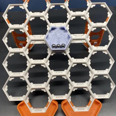 Tấm bài Swords of Revealing Light trong trò chơi Hextraction