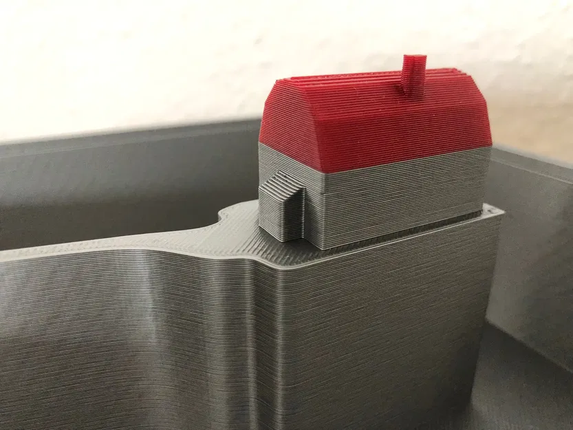 Chậu cây với ngôi nhà nhỏ giữa lòng chậu - Image 3