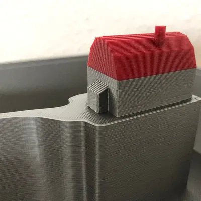 Chậu cây với ngôi nhà nhỏ giữa lòng chậu