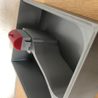 Chậu cây với ngôi nhà nhỏ giữa lòng chậu