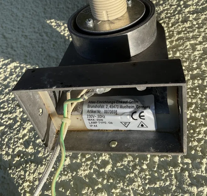 Chao đèn ngoài trời thiết kế một phần - Image 3