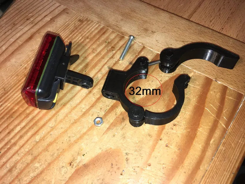 Giá đỡ đèn hậu cho cột yên xe đạp - Image 1