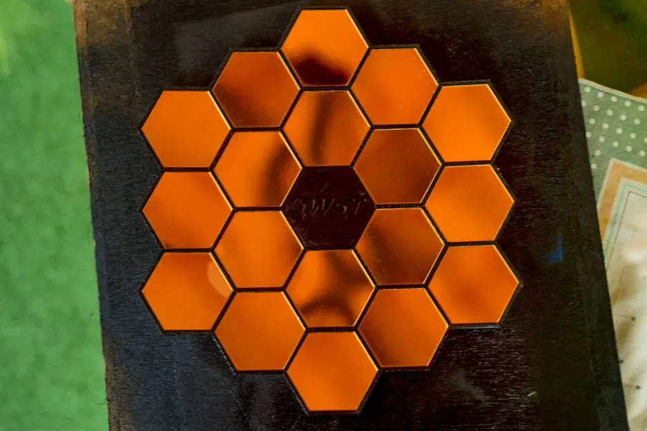 Mô hình nghệ thuật kính viễn vọng James Webb tỉ lệ 1:25 - Image 6