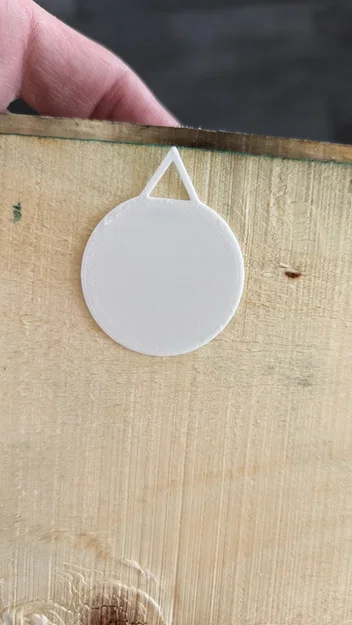 Giá treo hình ảnh dán tường đơn giản - Image 1
