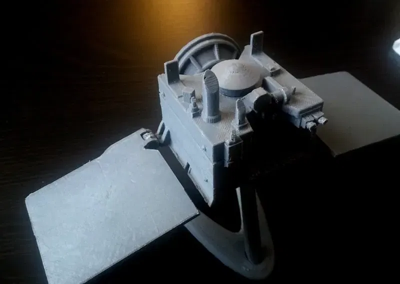 Mô hình tàu vũ trụ OSIRIS-REx trong nhiệm vụ Bennu - Image 1