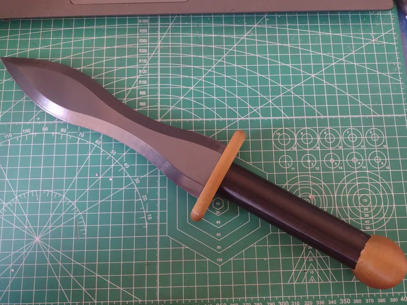 Dao găm dễ in và đẹp mắt cho cosplay - Image 1