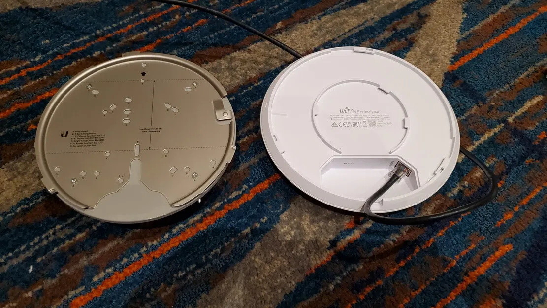 Giá đỡ gắn điểm truy cập WiFi Ubiquiti U6 Pro lên cột - Image 3