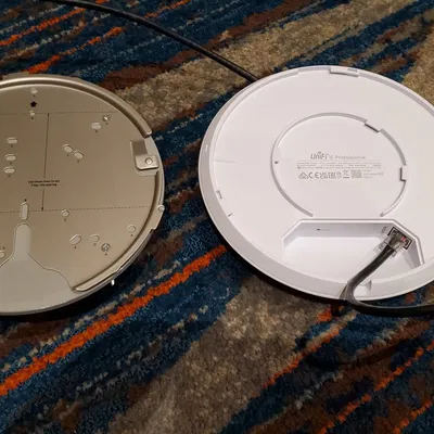 Giá đỡ gắn điểm truy cập WiFi Ubiquiti U6 Pro lên cột