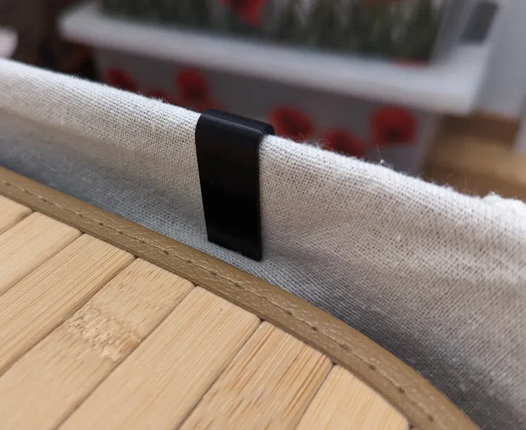 Kẹp giữ túi vải cho giỏ đựng đồ giặt bằng tre - Image 1