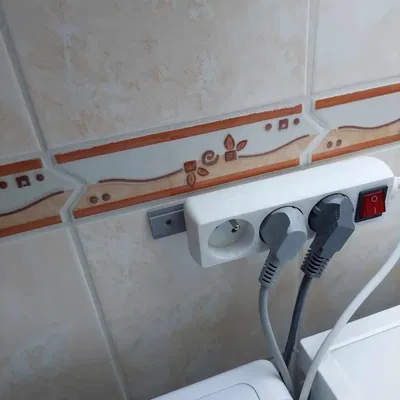 Giá đỡ dây điện gắn tường cho router và thiết bị khác