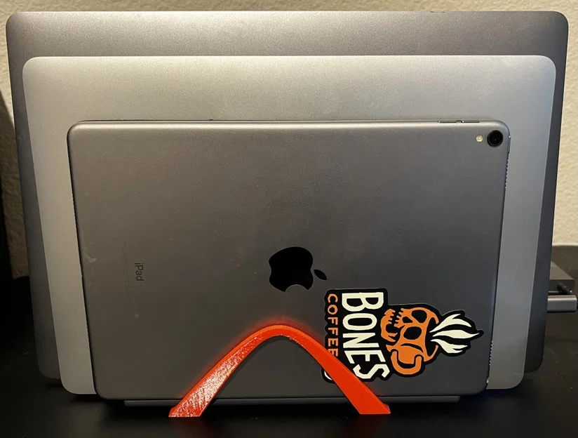 Giá đỡ đứng cho hai MacBook và một iPad - Image 1
