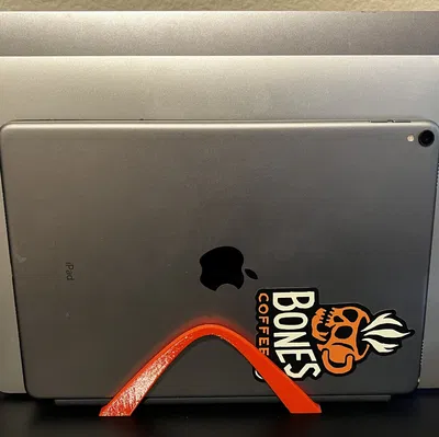 Giá đỡ đứng cho hai MacBook và một iPad