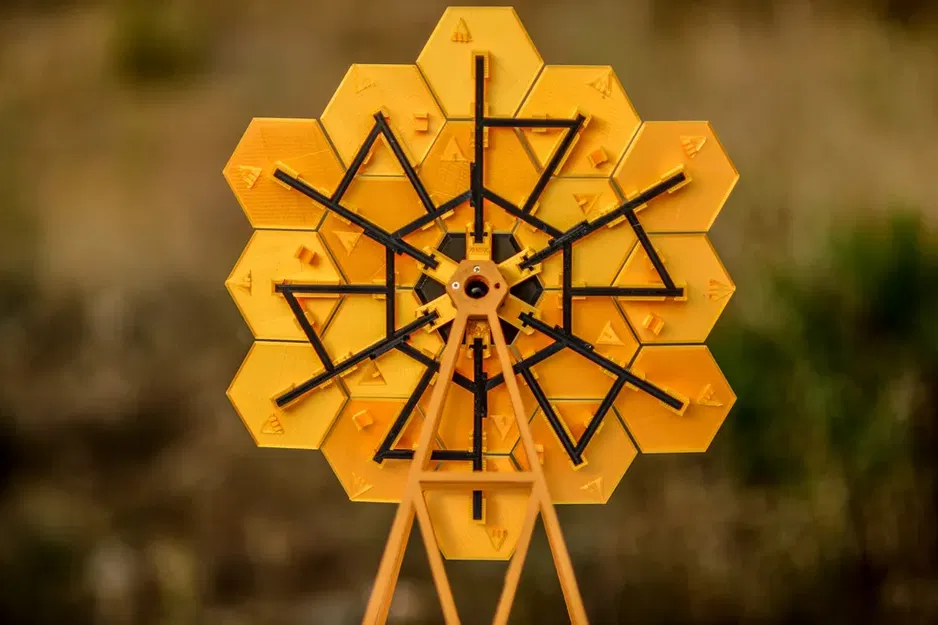 Mô hình nghệ thuật kính viễn vọng JWST tỷ lệ 1:16 - Image 2