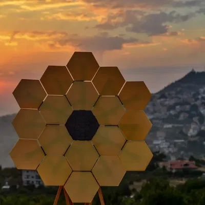 Mô hình nghệ thuật kính viễn vọng JWST tỷ lệ 1:16