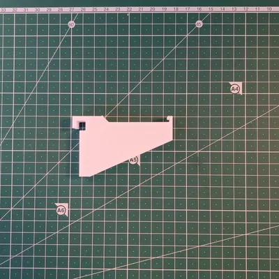 Móc treo dễ dàng cho Eurobox để treo mũ bảo hiểm