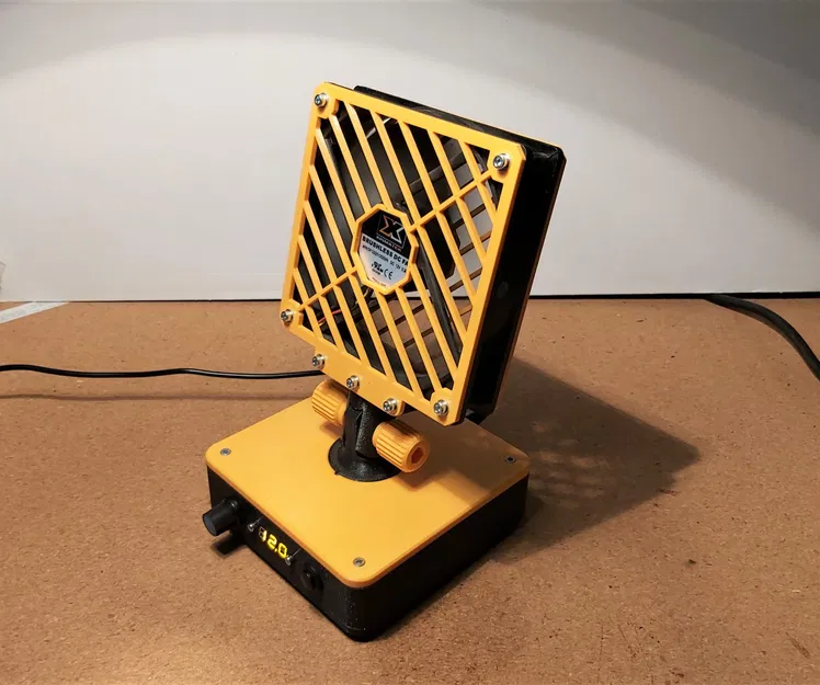 Quạt để bàn nghiêng V02 với công tắc và điều chỉnh tốc độ - Image 1