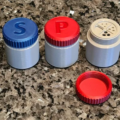 Cụm rắc gia vị ngoài trời cho muối và tiêu