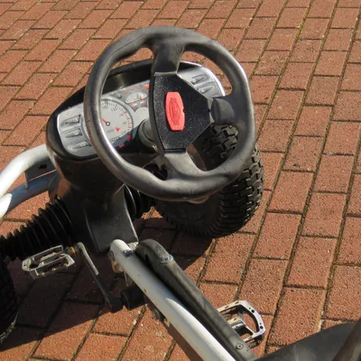 Bọc vô lăng Berg Tornado thay thế cho vô lăng cũ