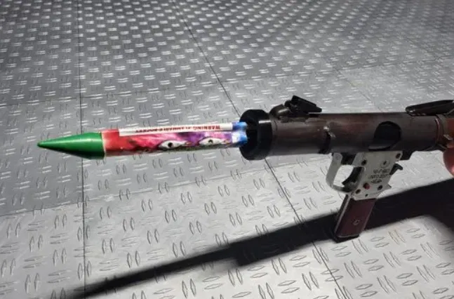 Bộ chuyển đổi tên lửa chai RPG2 cho pháo bông - Image 1