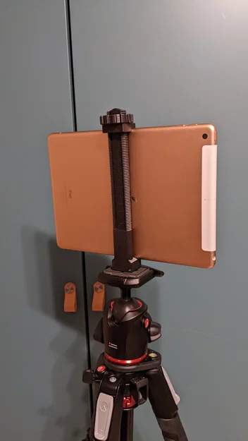 Giá đỡ máy tính bảng / Ipad cho chân máy ảnh với ren 1/4 - Image 1