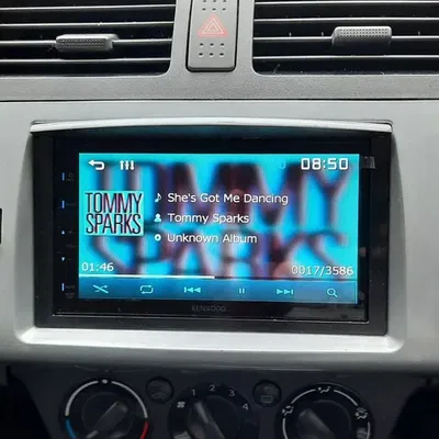 Bộ trim và visor cho đầu phát màn hình cảm ứng Suzuki Swift 2009