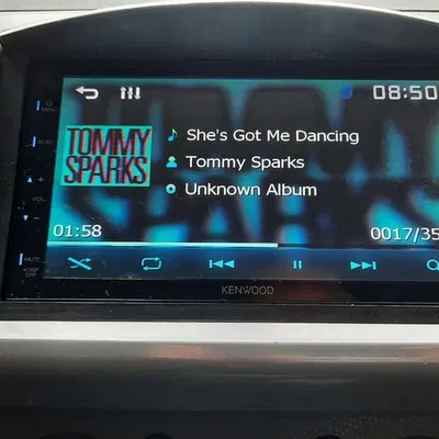 Bộ trim và visor cho đầu phát màn hình cảm ứng Suzuki Swift 2009