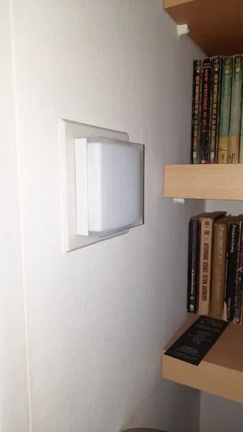 Mặt trước Netatmo Relay kiểu dáng thấp cho hộp tường UK - Image 1