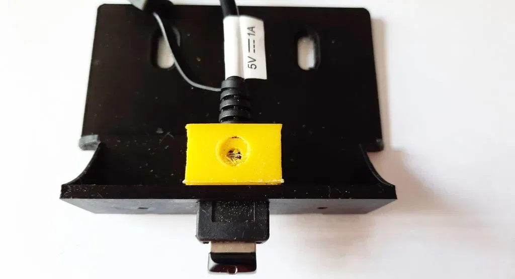 Giá đỡ USB cho xe Suzuki Swift Mk3 - Image 7