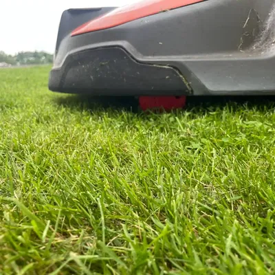 Thay thế bánh trước cho máy cắt cỏ Husquarna Automower