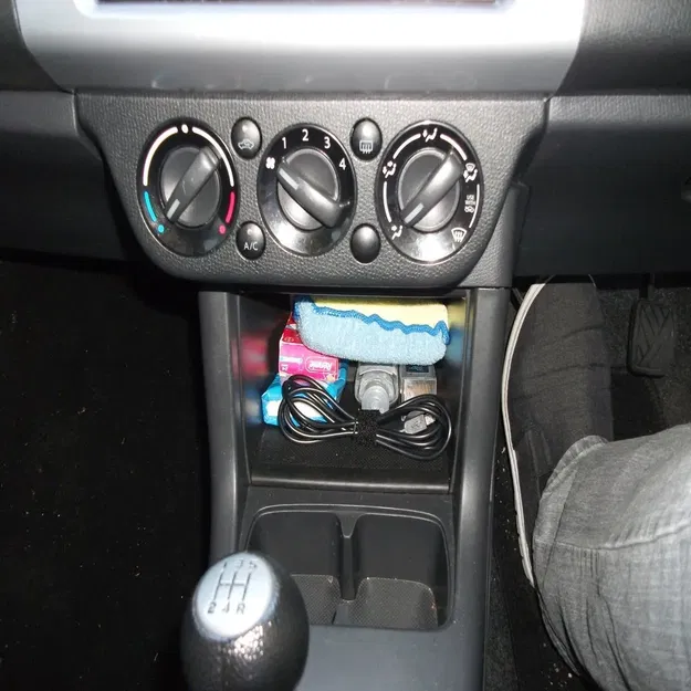 Giá đỡ điện thoại cho xe Suzuki Swift (2009) - Image 2